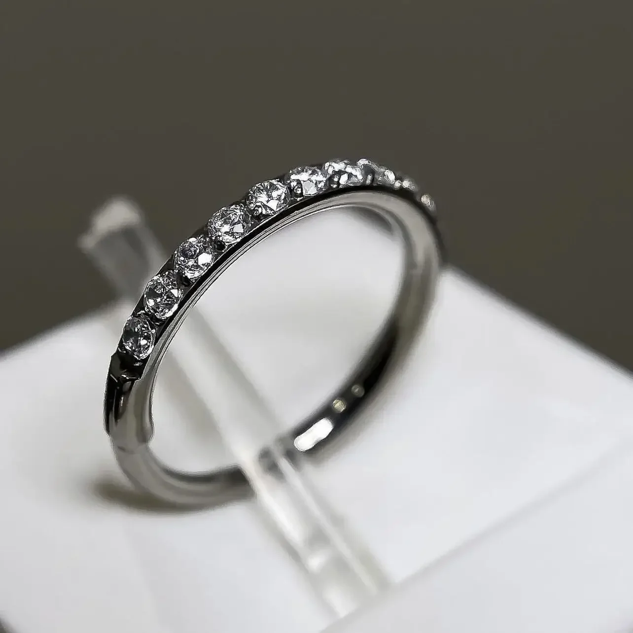 G23 Tytanowy pierścień do nosa – Septum Clicker Ring recenzja i cena