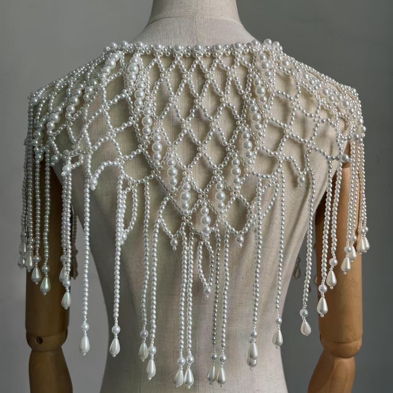 Kamizelka-szal w stylu wiktori – Body Jewelry Vest recenzja i cena